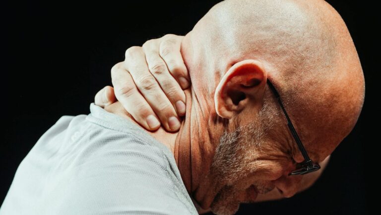 How a Marketing Manager Reduced Neck Pain 67% With Ergonomic Accessories
