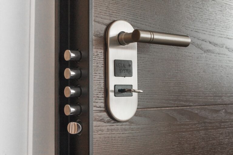 How to Choose the Best Smart Lock Deadbolt for 2025