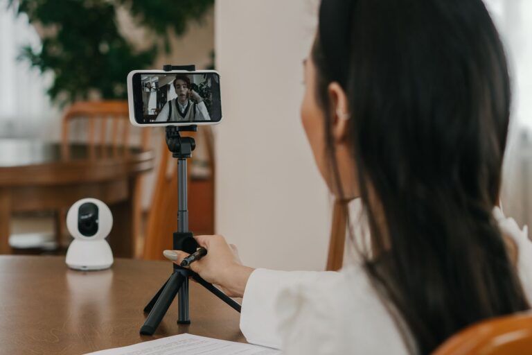 Best Webcams for Video Calls: Logitech vs Elgato vs Insta360