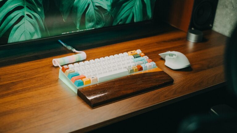 Ergonomic Keyboard Wrist Rests Don't Prevent RSI: What Actually Works