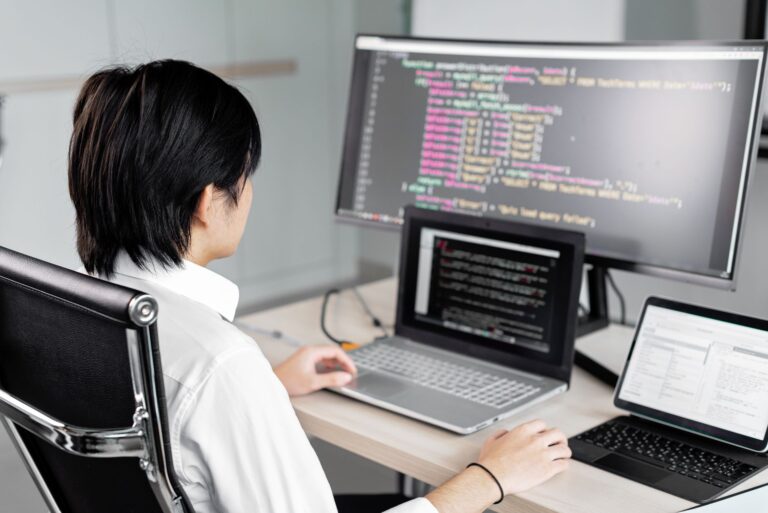 Monitor Arms Eliminate Neck Pain: Myth or Science-Backed Fact Explained