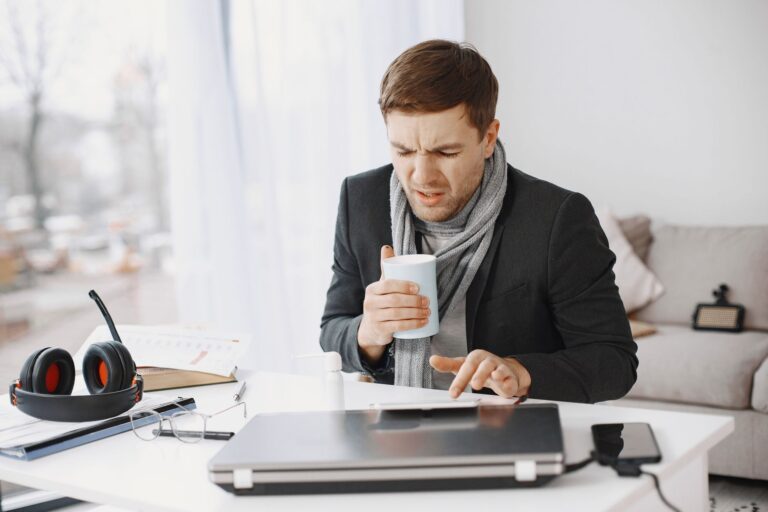 Winter Productivity Setup: 5 Heated Desk Accessories to Combat Cold Office Fatigue - deskgearreviews