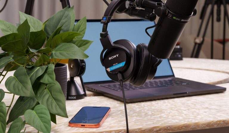Rode NT-USB+, QuadCast S, Shure MV7+: Stream Mic Review - deskgearreviews