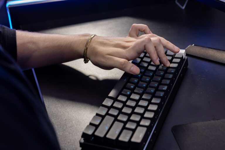 Wrist Pain While Typing: Desk Accessory Fixes vs Physical Therapy Comparison