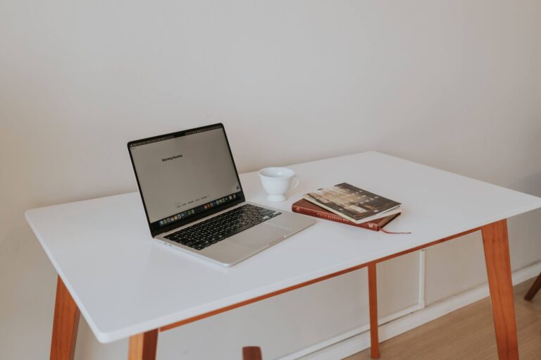 Shop Desks for Your Home Office & Productive Workspace
