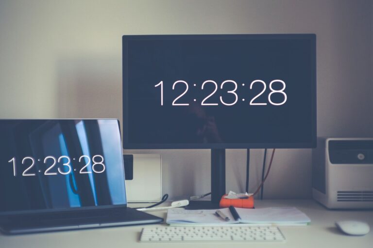 Best USB-C Docking Station for Dual Monitors (Tested) - DeskGearReviews