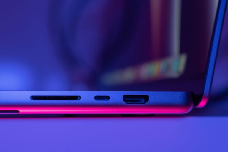The Best USB-C Docking Stations for MacBook and Windows Laptops - DeskGearReviews