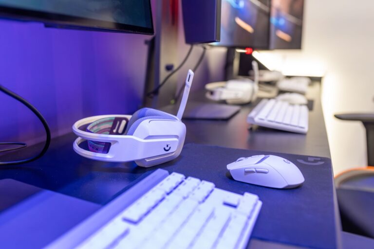 A clean product photo illustrating standing desks gamers real world tests from uplift desky.